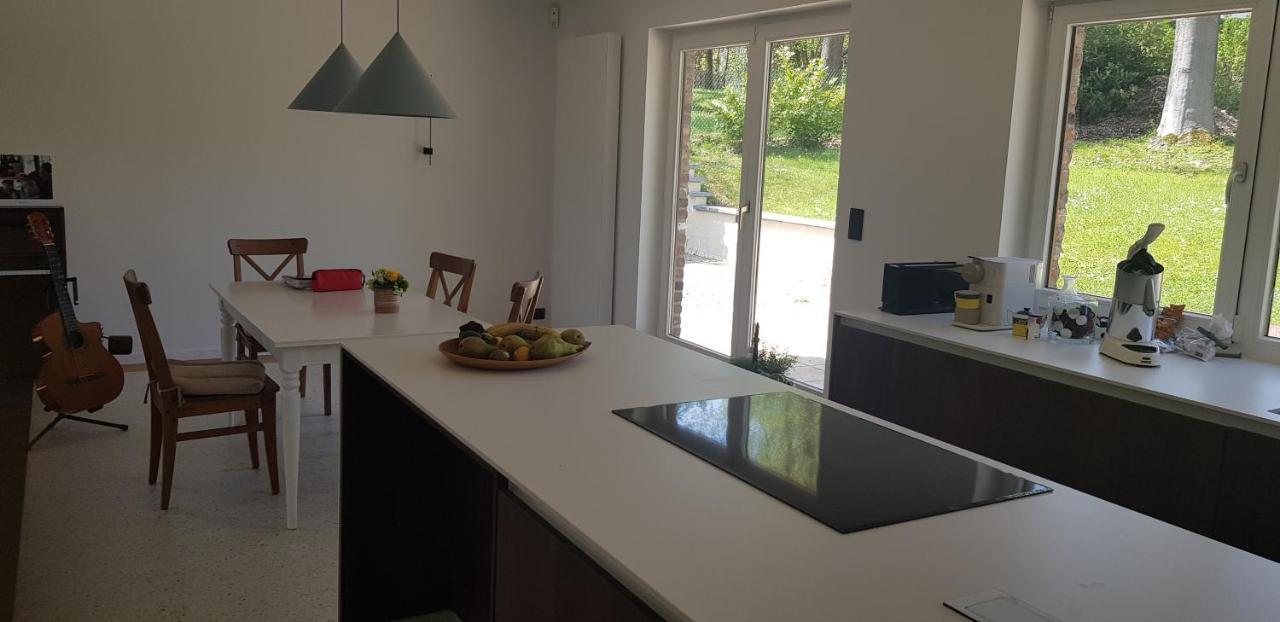 Tres Belle Villa 4 Facades Dans Quartier Vert Et Arbore - 5 Kms De Namur Zewnętrze zdjęcie