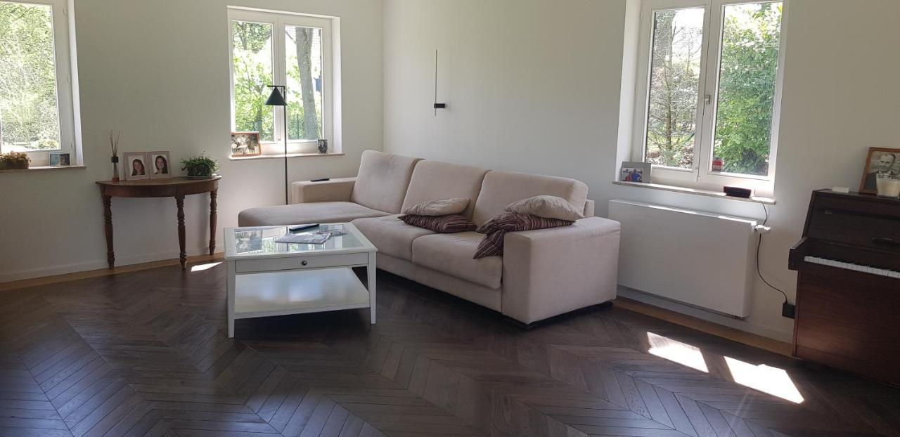 Tres Belle Villa 4 Facades Dans Quartier Vert Et Arbore - 5 Kms De Namur Zewnętrze zdjęcie