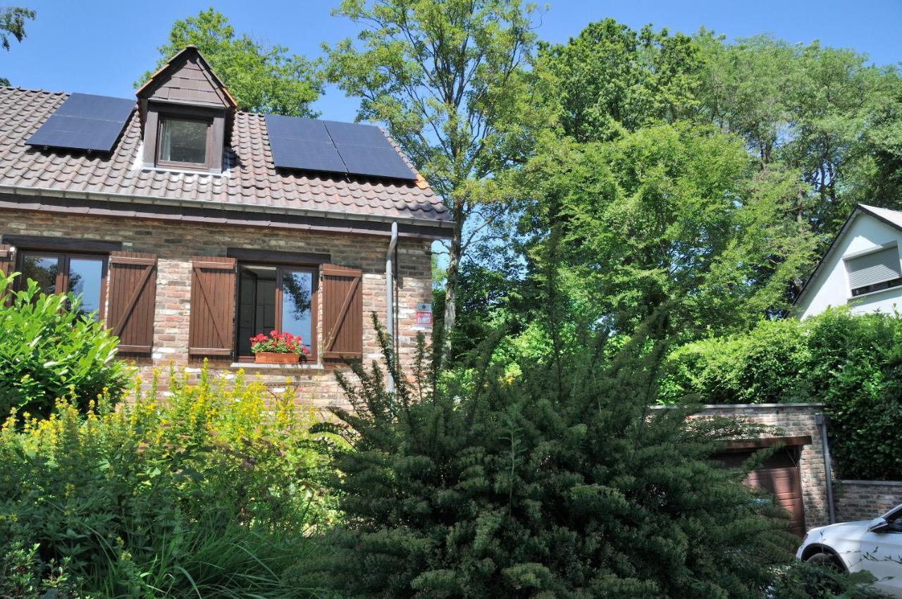 Tres Belle Villa 4 Facades Dans Quartier Vert Et Arbore - 5 Kms De Namur Zewnętrze zdjęcie
