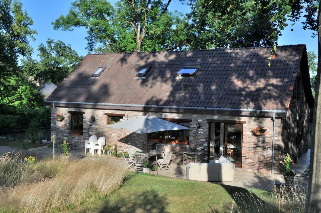 Tres Belle Villa 4 Facades Dans Quartier Vert Et Arbore - 5 Kms De Namur Zewnętrze zdjęcie