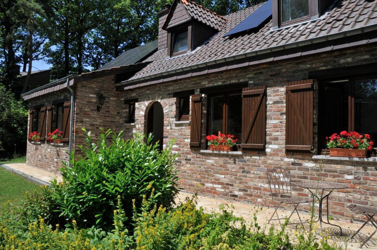 Tres Belle Villa 4 Facades Dans Quartier Vert Et Arbore - 5 Kms De Namur Zewnętrze zdjęcie